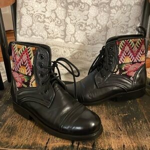 Teysha leather combat boots with embroidery. EUC